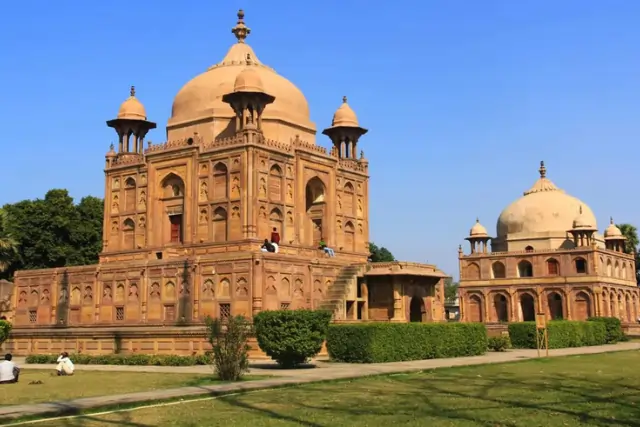 KhusroBaghPrayagraj Tour Image