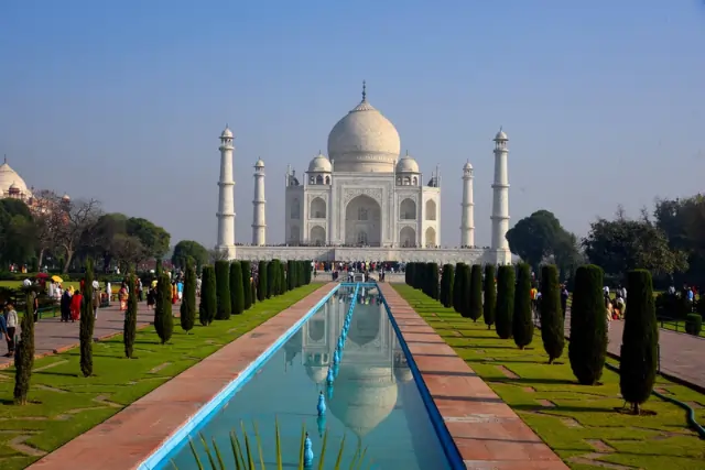 Taj Mahal Agra Tour Image